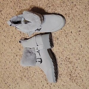 BEARPAW@ Roxy Suede Moto Boot with NeverWet US 9 UK 7 NEW